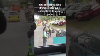 Motociclistas y agentes de tránsito protagonizan enfrentamiento en avenida de Ibagué [upl. by Conrado668]