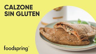 Pizza Calzone sin gluten  Recetas Fáciles  foodspring® [upl. by Gonagle]