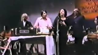 Noor Jehan Live Awaaz De Kahan Hai 1982 [upl. by Amathist]