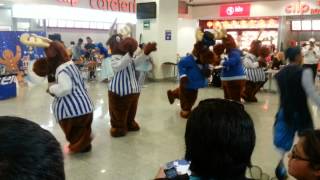 Renos de Telcel bailando [upl. by Airetal]