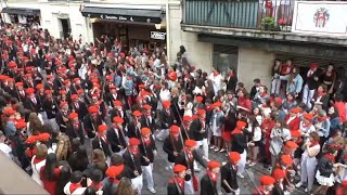 Bajada de la Calle Mayor I Alarde de Irun I San Marcial 2023 [upl. by Akcirderf216]