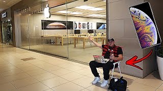 I WAS THE FIRST IN LINE FOR THE APPLE LAUNCH OF THE IPHONE XS MAX  YOU WONT BELIEVE WHAT HAPPENED [upl. by Farlee]