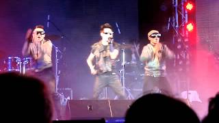 Golf Pichaya  Pattaya music fest 20121 [upl. by Nesyrb284]