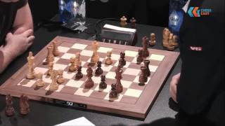 T Petrosian  M Carlsen Blitz [upl. by Frodeen808]