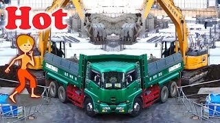 働き過ぎな双子ショベルカー ダンプカー 工事現場｜Twin excavators [upl. by Ahsenac373]