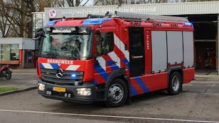 Brandweer Hellevoetsluis rukt uit voor een woningbrand in Hellevoetsluis [upl. by Burtie966]