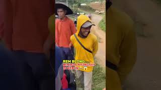 Minibus Terbang ke kebun 😱 comedy lucu minibüs viralvideo shorts [upl. by Rosenblast296]