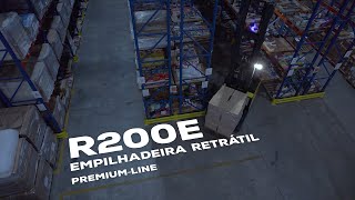 Empilhadeira Retrátil TechLift  R200E [upl. by Annaehs]