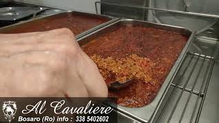 Lo chef Maurizio del ristorante Cavaliere a Bosaro ci svela il segreto del suo ragù alla bolognese [upl. by Ainwat]