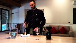 Come aprire una bottiglia di Prosecco [upl. by Myrtie]