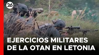 Así son las demostraciones bélicas de la OTAN en la base militar de Letonia [upl. by Dewitt327]