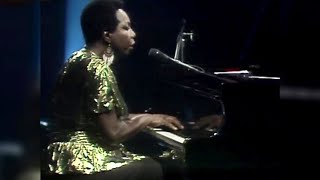 Nina Simone My Baby Just Cares For Me Live on Sábado Noche [upl. by Eno711]