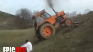 Traktor fail [upl. by Bonnice]