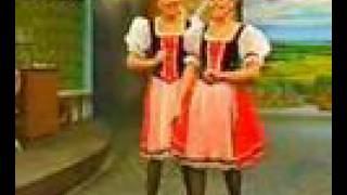 Gitti amp Erika  Walzer Medley Melodienbrunn 1993 [upl. by Barden]