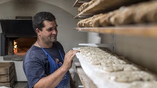 Traditionelles Brotbacken in Südtirol  Partschins [upl. by Mighell611]