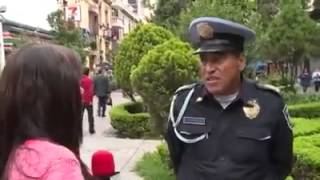 Policía Poliglota Mexicano Habla 6 idiomas [upl. by Opalina]