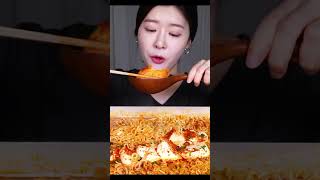 Cant stop watching fume mukbang 🤤🤤🤤🤤 bigbitesmukbanger [upl. by Anelet990]