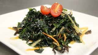 How to Make Seaweed Salad Wakame Salad [upl. by Annaeed91]