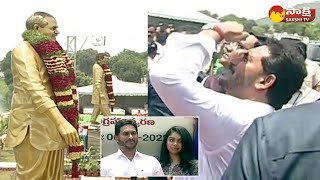 CM YS Jagan Watching YSR and Mekapati Goutham Reddy Statues  Nellore  Sakshi TV [upl. by Dahsar577]