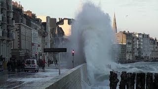 Grande marée SaintMalo Tempête Bretagne Springflut Tide Marea [upl. by Cindy]