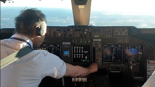 cockpit view BOEING 747400 LANDING HOUSTON AIRPORT [upl. by Dey109]