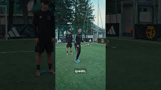 Come fare l’elastico di Ronaldinho ⚽️🧠 calcio football sgsoccer scuoladitecnica skills goal [upl. by Giah410]