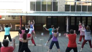 Zumba Gold  Warm up 3  Go  Megamix 32 Zumba Fitness Zumba a Liege [upl. by Millhon]