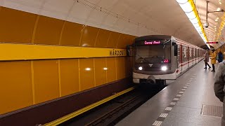 Jízda na Metru linka B Národní Třída Florenc [upl. by Ruenhs]