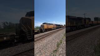 Awesome Union Pacific train middle DPUs [upl. by Safire]