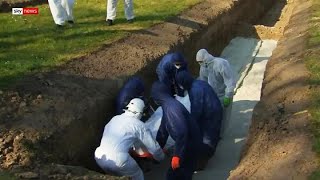 10 Muslim coronavirus victims buried alongside each other [upl. by Rihat]