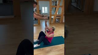 Bauchtraining mit Mama 😍🔥homeworkout [upl. by Haidedej]