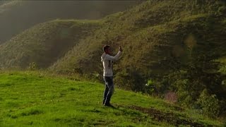 Sobreviventes visitam local da tragédia da Chapecoense [upl. by Moulton185]