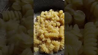 Pasta con pesto di ricotta e noci recipe food ricette easyrecipe [upl. by Aitsirhc]