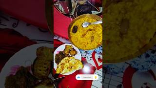 Barish ke din mein khichdi omelette  tamatar baingan ki chatni 🤤 like subscribe indianrecipes [upl. by Leummas]