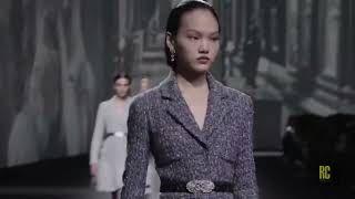 CHANEL  Desfile de moda con la ropa temporada 2023 [upl. by Sokairyk]