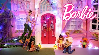 Barbie amp Ken Doll Family Getting Ready for Halloween Routine  Titi Toys [upl. by Tnias740]