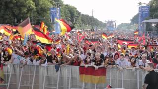 Grüne Medizin  LIVE auf der Fanmeile mit Europameister 2012 [upl. by Ocirederf]