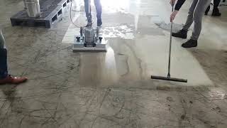 Cleaning coated concrete with the Excentr 5535  Excentr BV [upl. by Zeta]