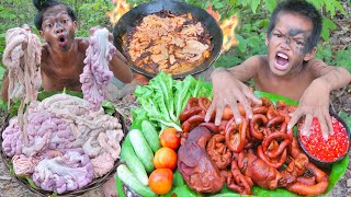 Savage Cooking A Delicious Jungle Recipe For Pig Intestines [upl. by Yanaj]