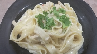 CHICKEN ALFREDO FETTUCCINE PASTA RECIPE  EASY PASTA CHICKEN IN WHITE SAUCE in UrduHindi [upl. by Anaoj775]