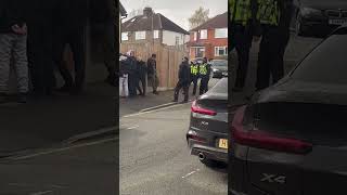 Armed Response Team and BTP Police in Coulsdon metpoliceukBBCNews BritishTransportPoliceBTP [upl. by Mussman131]