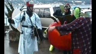 lustiger TaucherFasching mit Verkleidung beim Antauchen im Tegernsee [upl. by Kcirad]