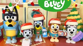 BLUEY Christmas Game‼️ Veranda Santa Episode Scavenger Hunt Bluey amp Bingo [upl. by Eelak]