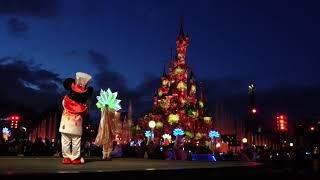 Disneyland Paris  Christmas Parade  Lights the Tree  Central Plaza [upl. by Nedaj]