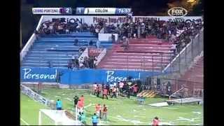 Incidentes entre hinchas de Colón y Cerro Porteño Copa Sudamericana [upl. by Susanna]