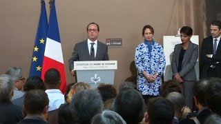 Hollande célèbre lquotuniversalismequot au musée de lHomme [upl. by Ahsieyn715]