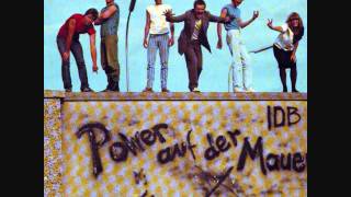 IDB  Power auf der Mauer für Konrad Adenauer  NDW 1982   Lyrics [upl. by Healey496]