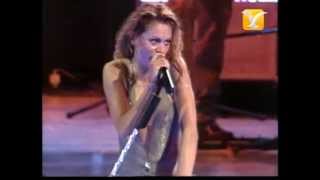 Paulina Rubio Y Yo Sigo Aquí Festival de Viña 2002 [upl. by Esialb]