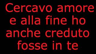 Cercavo amore  Emma marrone TESTO  LYRICS [upl. by Ahtnamys732]