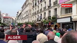 A Alger les manifestants du Hirak Vs les policiers  quotHaggarine Talaba Chiyatines de la Issabaquot [upl. by Ducan983]